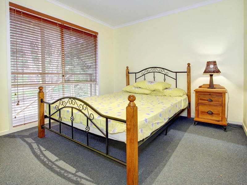 24 Wollert Street, Rye VIC 3941