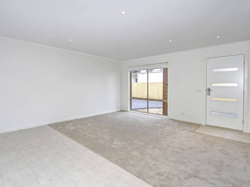 2/23 Grenville Grove, Rosebud VIC 3939