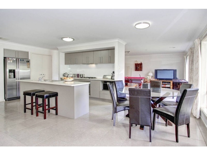 2 Forshaw Court, Rosebud VIC 3939