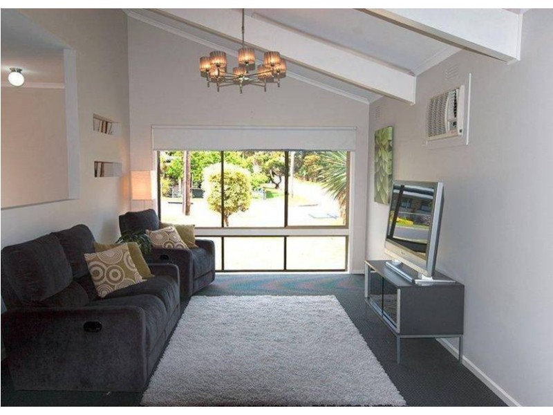 6 Cain Street, Rosebud VIC 3939