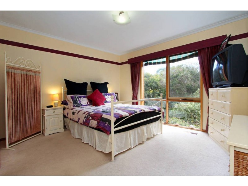 18 Sylvan Drive, Rosebud VIC 3939