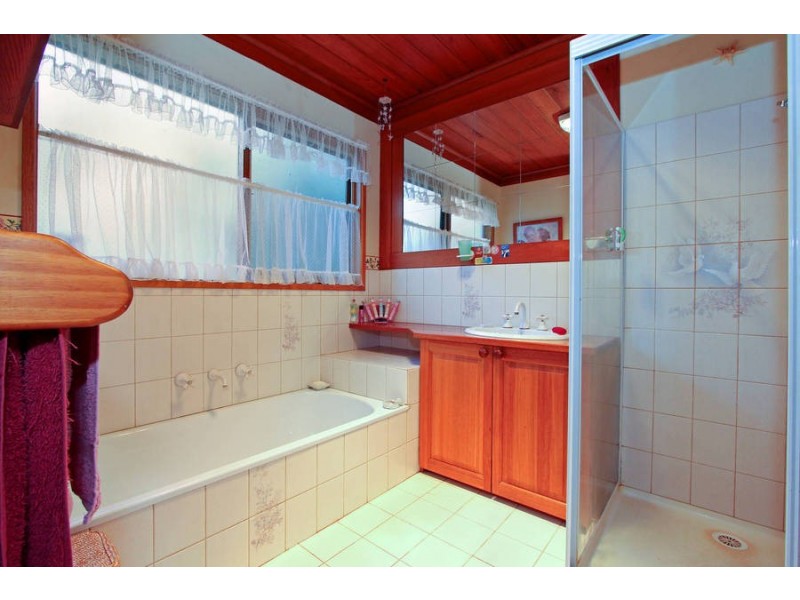 18 Sylvan Drive, Rosebud VIC 3939