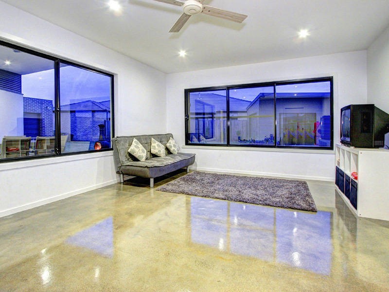 5 Wallaby Drive, Rosebud VIC 3939