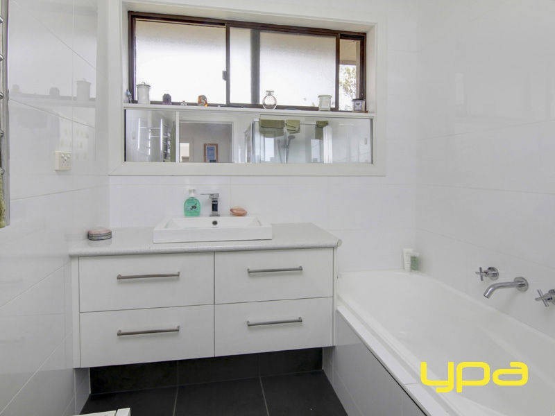 6 Berry Court, Safety Beach VIC 3936