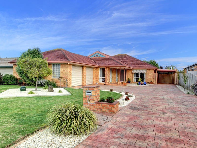 18 Lake View Lane, Safety Beach VIC 3936