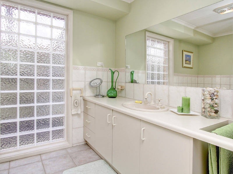 18 Lake View Lane, Safety Beach VIC 3936