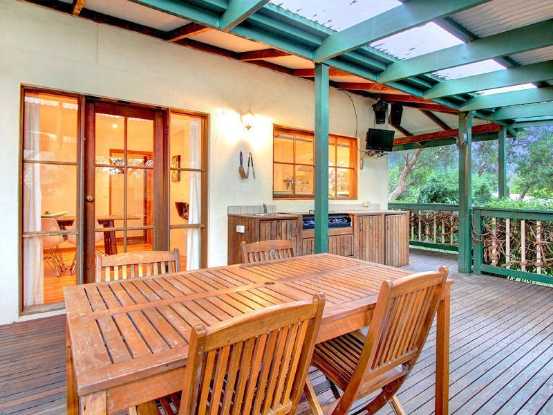 50 Carrathool Avenue, Rosebud VIC 3939