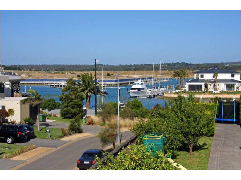 1,2,3/121 Rymer Avenue, Safety Beach VIC 3936