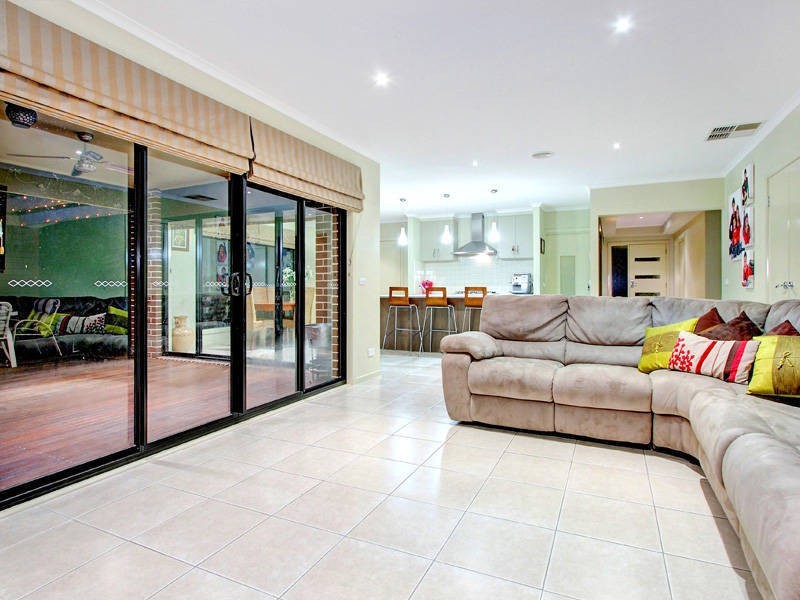 6 Parkedge Circuit, Rosebud VIC 3939