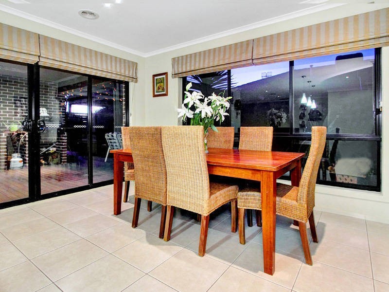 6 Parkedge Circuit, Rosebud VIC 3939