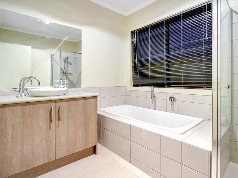 6 Parkedge Circuit, Rosebud VIC 3939
