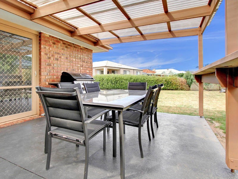 26 Golf Course Circle, Safety Beach VIC 3936
