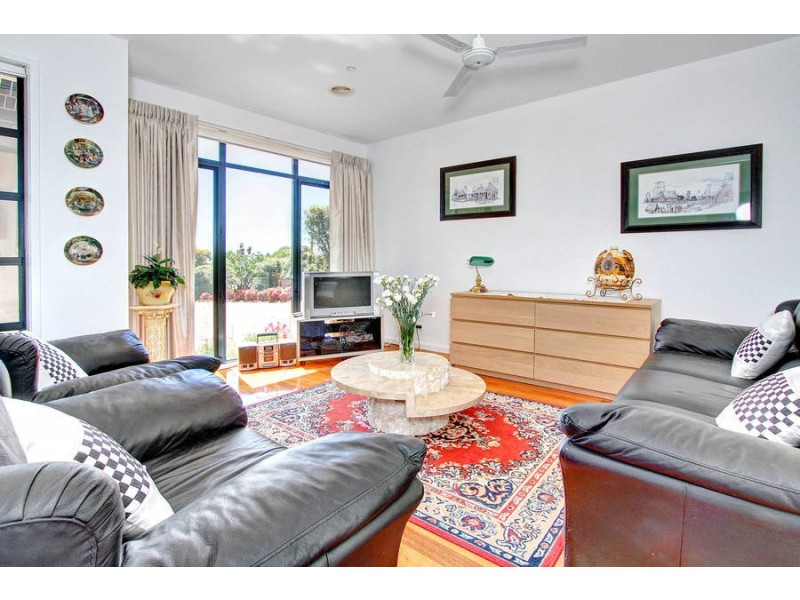 5 Cowley Street, Mccrae VIC 3938