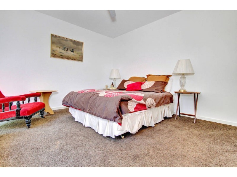 5 Cowley Street, Mccrae VIC 3938