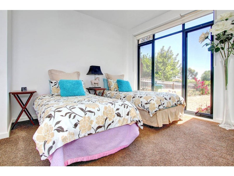 5 Cowley Street, Mccrae VIC 3938