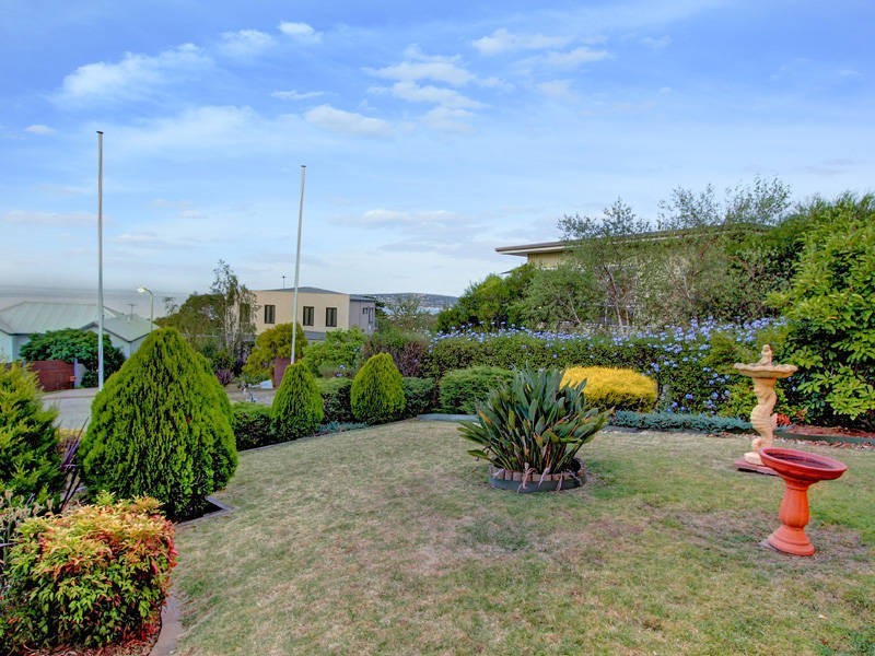 14 Edith Place, Dromana VIC 3936