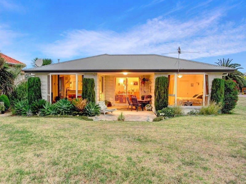 50 Lakeside Court, Safety Beach VIC 3936