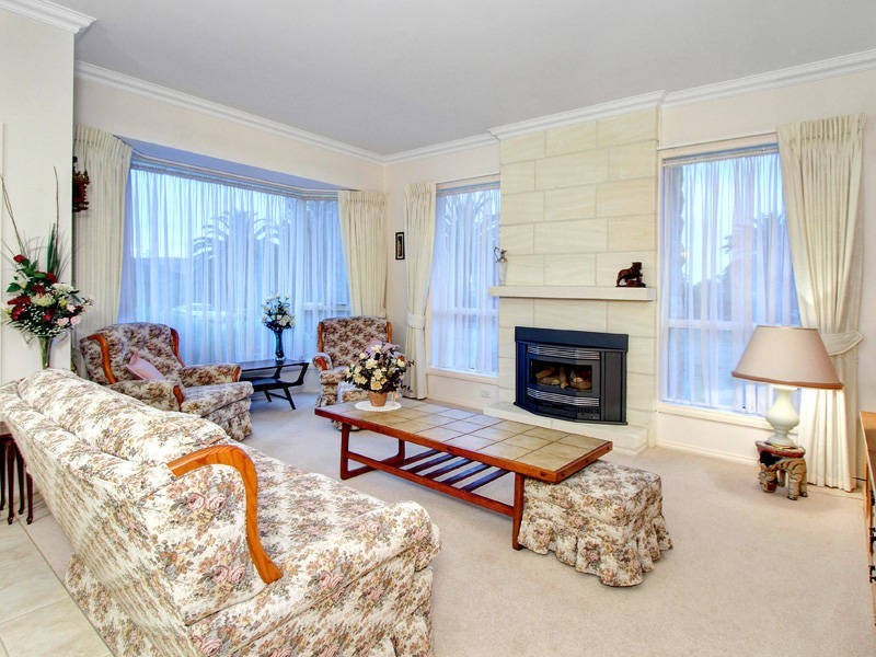 50 Lakeside Court, Safety Beach VIC 3936