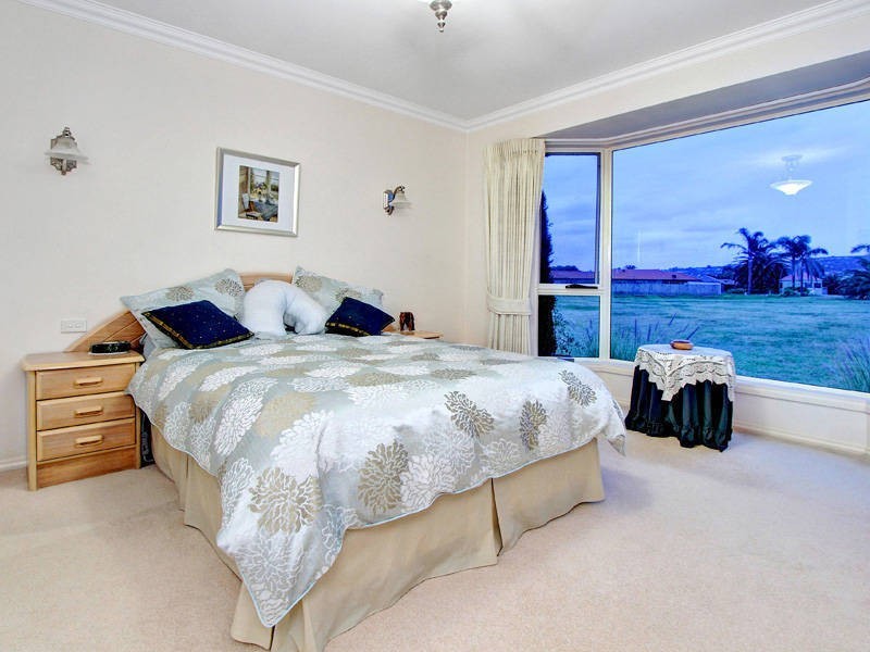 50 Lakeside Court, Safety Beach VIC 3936