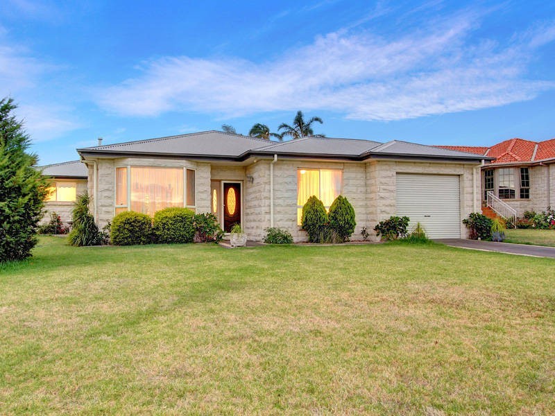 50 Lakeside Court, Safety Beach VIC 3936