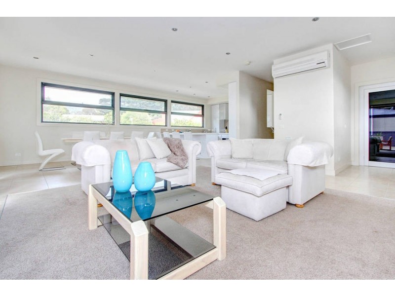 2/8 Permien Street, Dromana VIC 3936