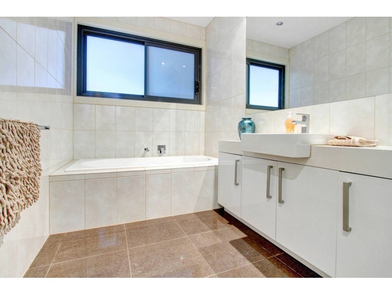 2/8 Permien Street, Dromana VIC 3936