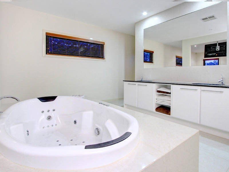 34 Coral Close, Rosebud VIC 3939