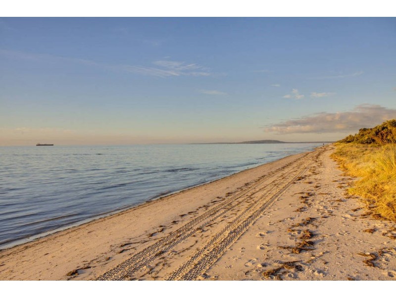 55 Boatshed Capel Sound, Rosebud West VIC 3940