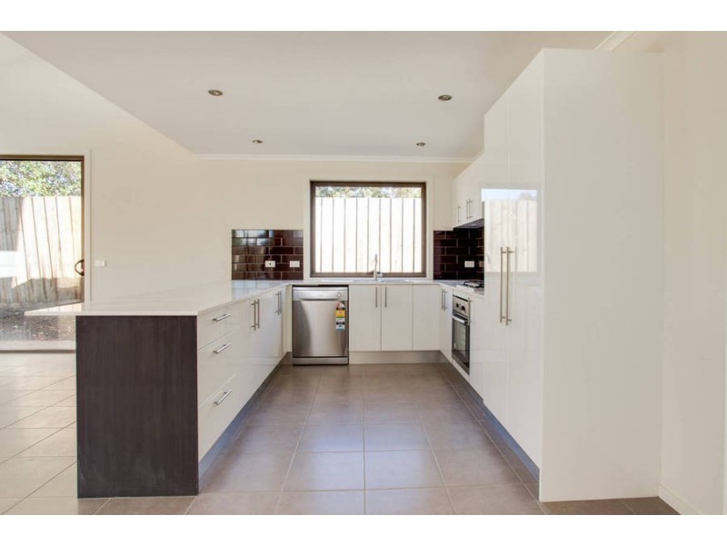 7 Karawa Close, Rosebud West VIC 3940