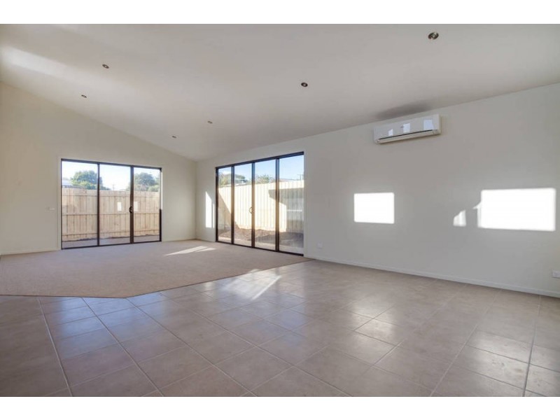 7 Karawa Close, Rosebud West VIC 3940