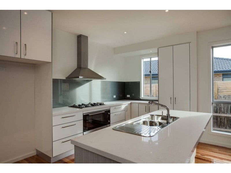 66 Warranilla Avenue, Rosebud VIC 3939