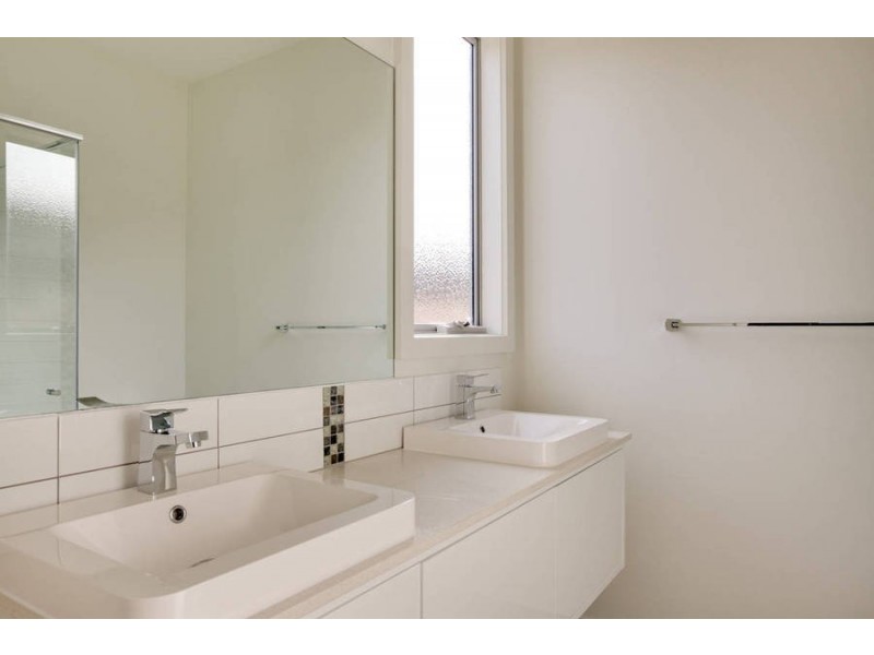 66 Warranilla Avenue, Rosebud VIC 3939