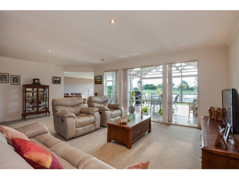 4 Mountain View Circle, Safety Beach VIC 3936