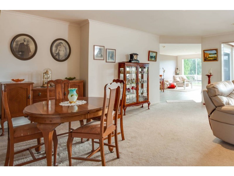 4 Mountain View Circle, Safety Beach VIC 3936