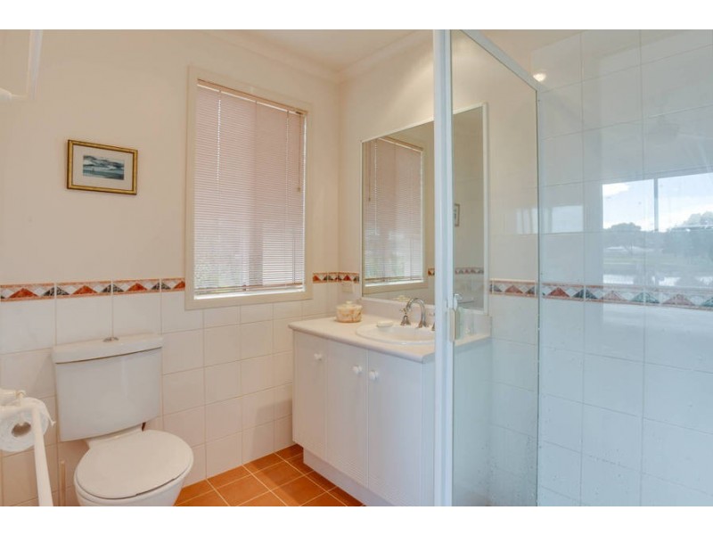 4 Mountain View Circle, Safety Beach VIC 3936
