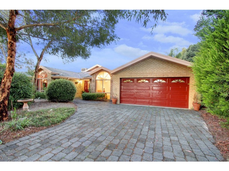 4 Golf Course Circle, Safety Beach VIC 3936