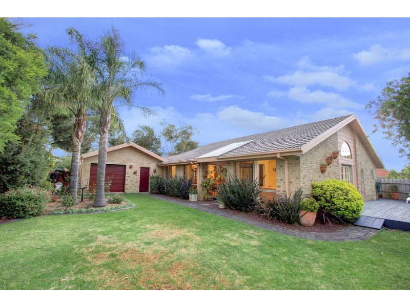 4 Golf Course Circle, Safety Beach VIC 3936