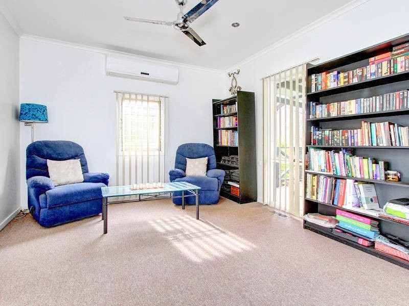 16 Hayes Avenue, Rosebud VIC 3939