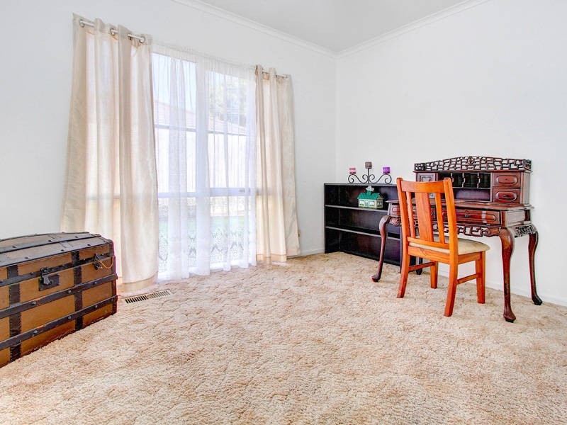 16 Hayes Avenue, Rosebud VIC 3939