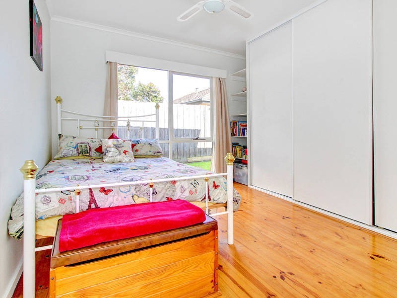 16 Hayes Avenue, Rosebud VIC 3939