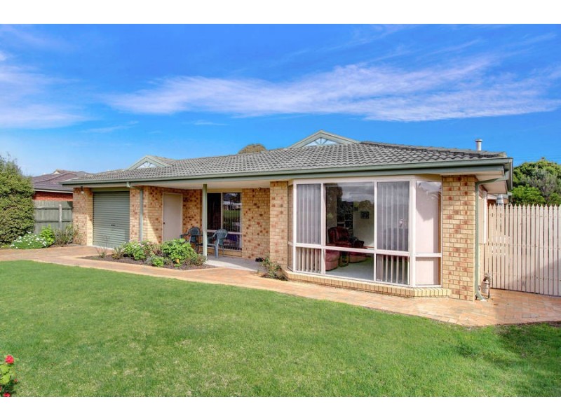 12 Fairway Lane, Safety Beach VIC 3936