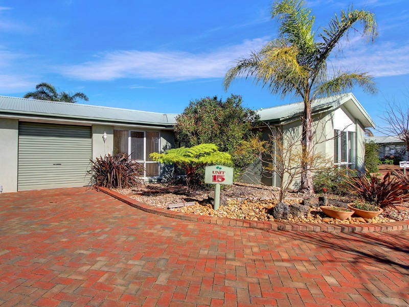 15 Valley Court (Off Country Club Drive), Safety Beach VIC 3936