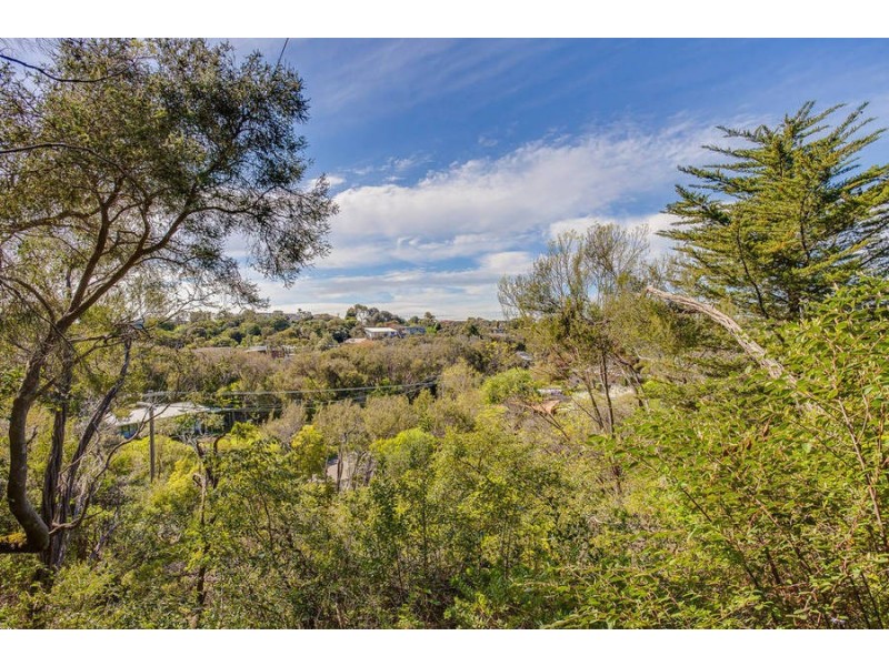 8 Valley Drive, Rye VIC 3941