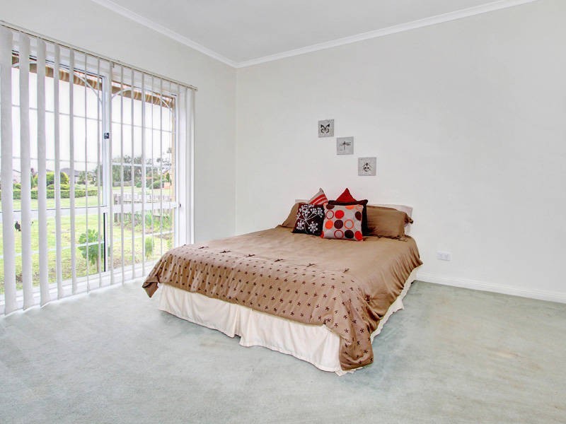 15 Sanctuary Park Drive, Rosebud West VIC 3940