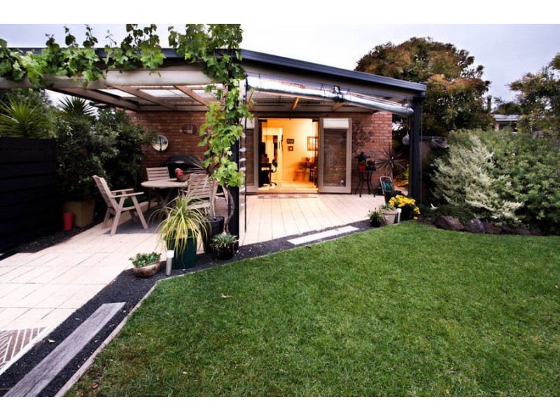 8 Doe Street, Rye VIC 3941