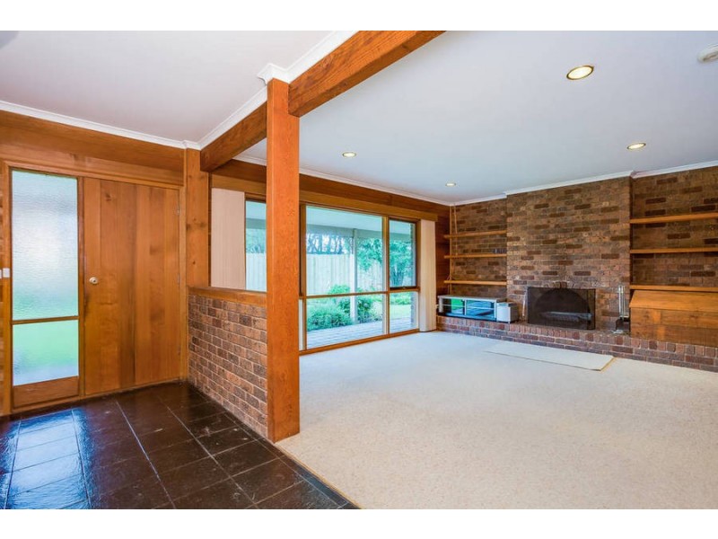 50 Swans Way, Rosebud West VIC 3940