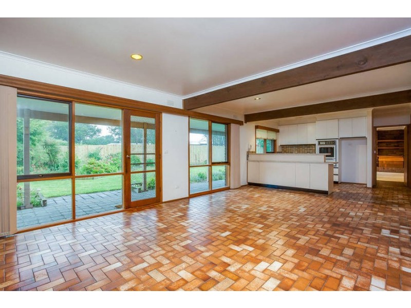 50 Swans Way, Rosebud West VIC 3940