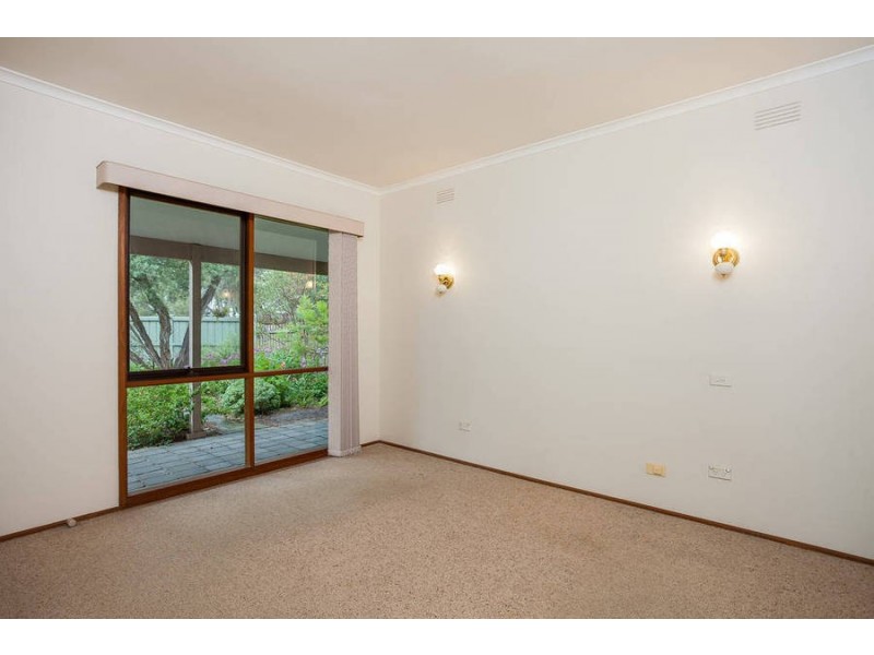 50 Swans Way, Rosebud West VIC 3940