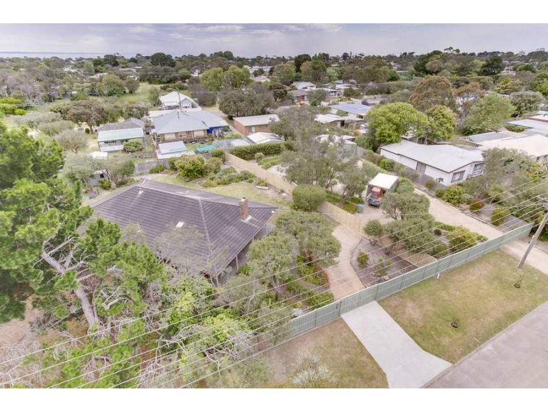 50 Swans Way, Rosebud West VIC 3940