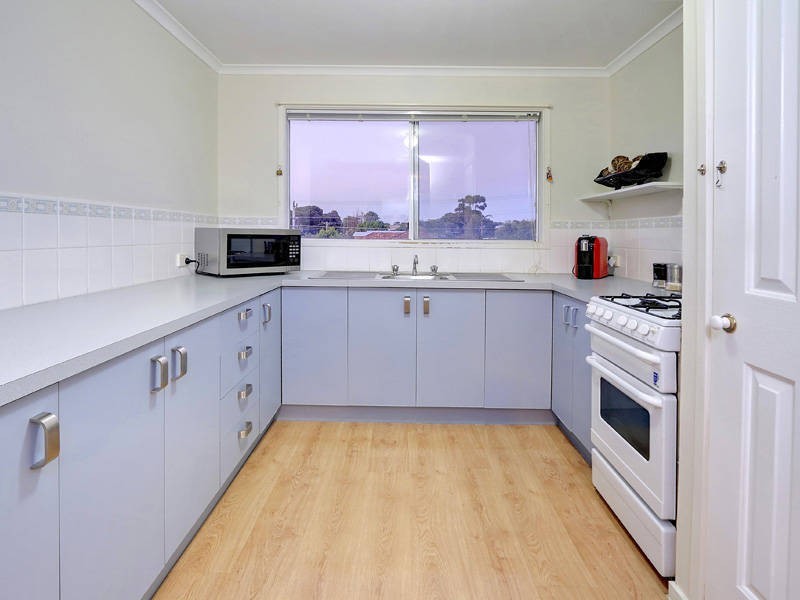 107 Seventh Avenue, Rosebud VIC 3939